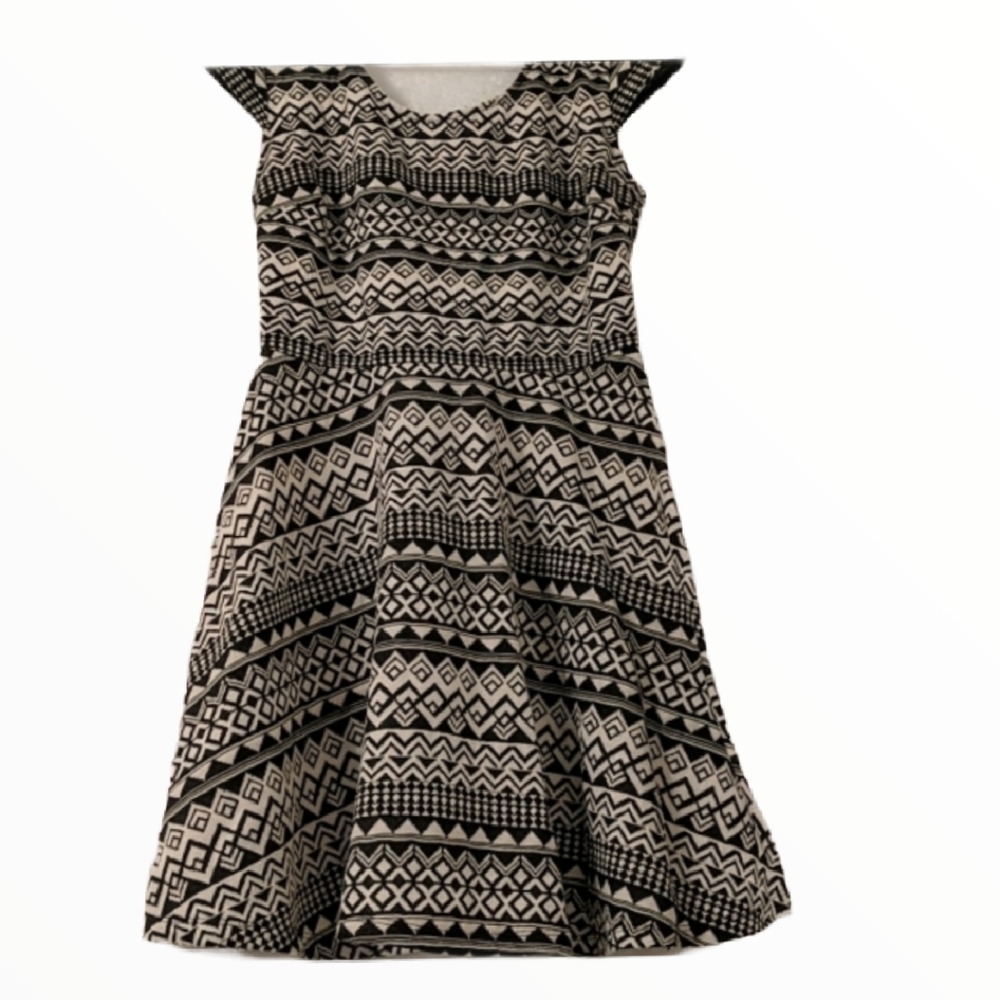 Black and white patterned baby doll dress